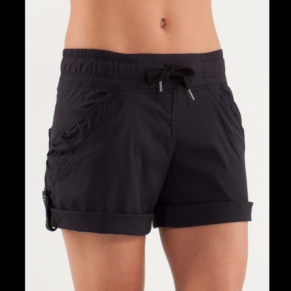 Lululemon Play In The Sun Short